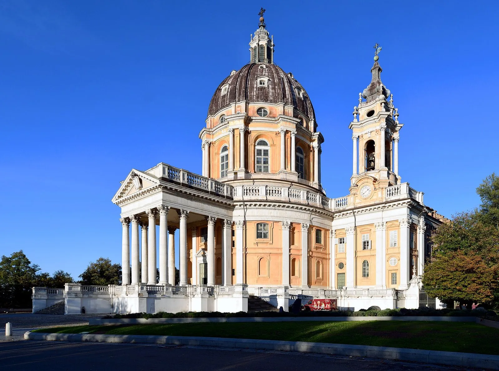 La Basilica di Superga sulla collina torinese, progettata da Filippo Juvarra